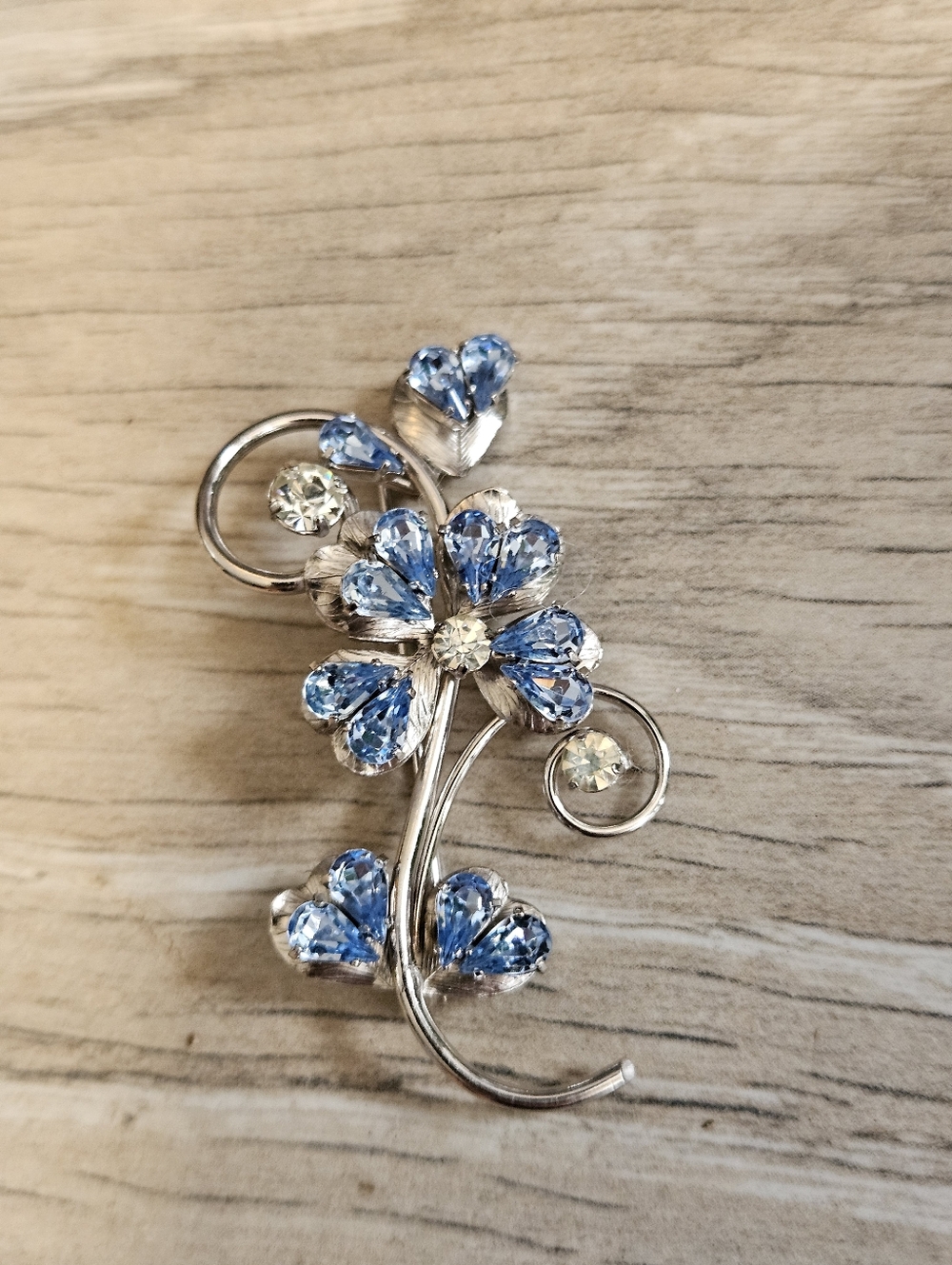 Vintage Krementz Silver-tone Floral Brooch Light Blue & Clear Rhinestones